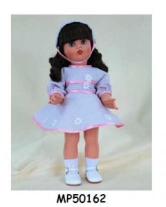 MARIQUITA PEREZ CON VESTIDO MARGARITAS. Precio 104 €